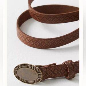 FREE PEOPLE 
Baby Duke Concho Belt - Cognac